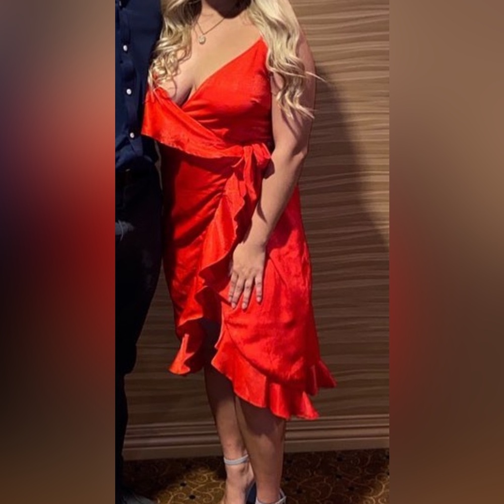 Red Dress - Picture 6 of 6